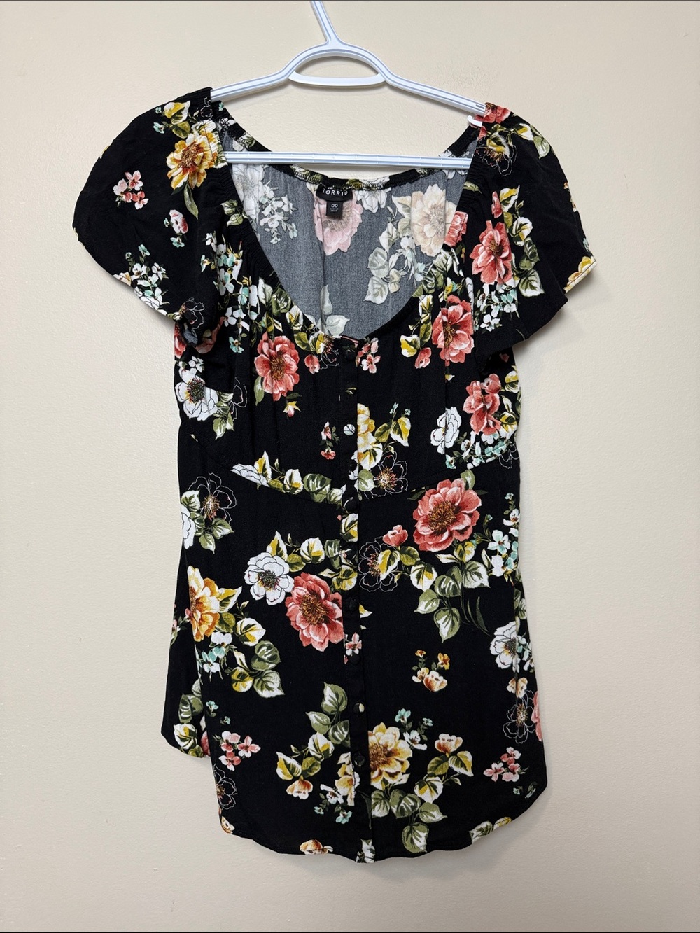 torrid Black Floral Button-Front Tunic with Pink and Yellow Blooms size 00